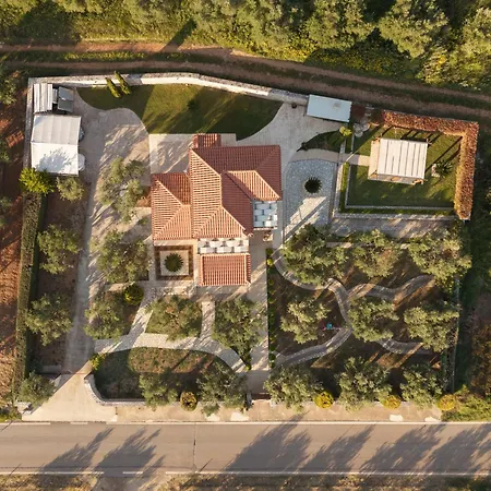 Callisti Вилла Пилос