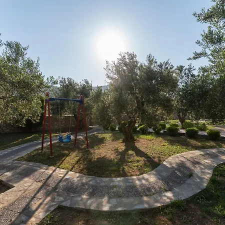 Callisti Villa *